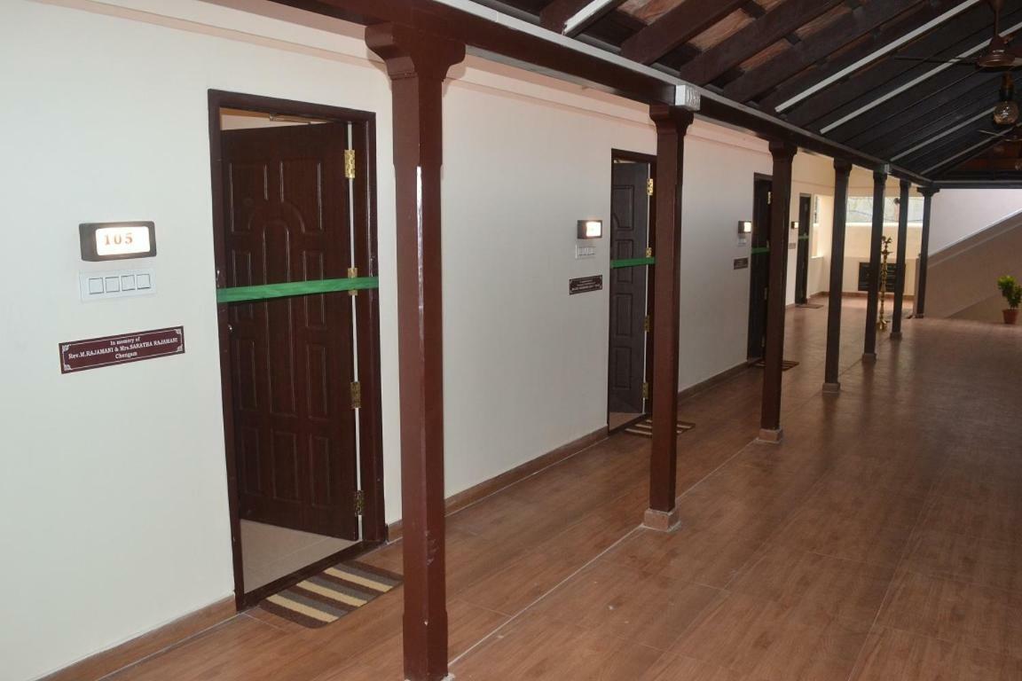 Ymca Program Centre Hotel Salem Buitenkant foto